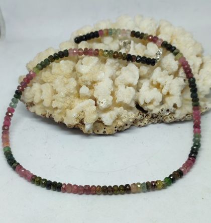 Сребърно колие с турмалини
