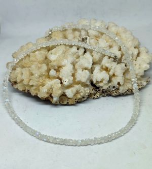 Сребърно колие с лунен камък