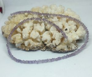 Сребърно колие с аметисти