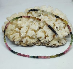 Сребърно колие с турмалини