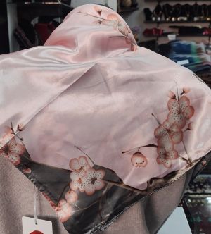 Копринен шал